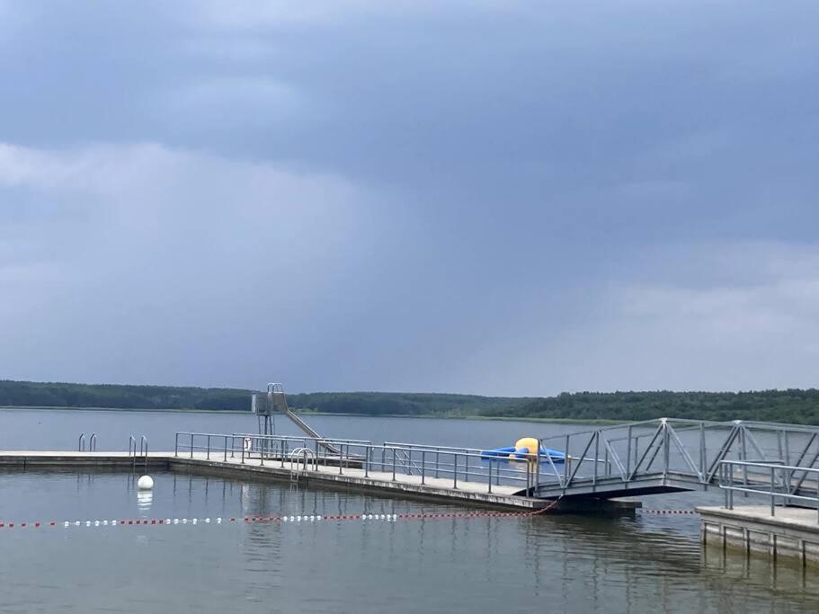 Gemuetliches Holzhaus Am See Warin Esterno foto